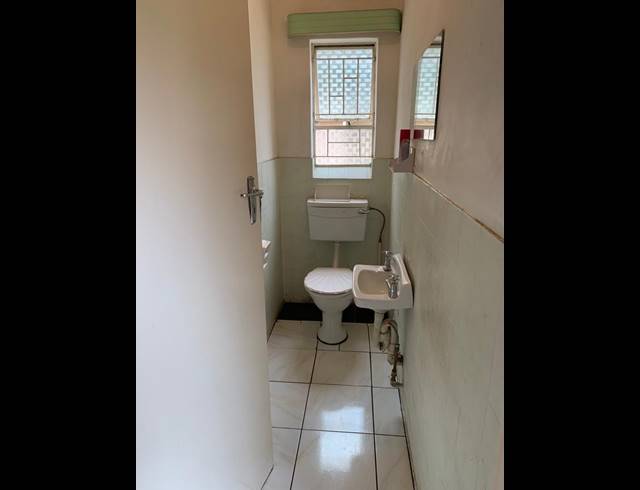 2 BEDROOM TOWNHOUSE FOR SALE IN WINDSOR EAST